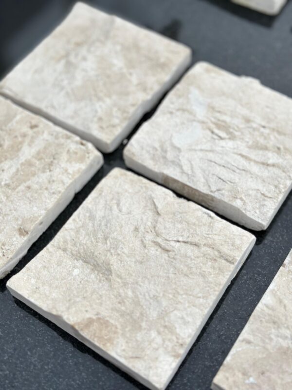 Travertino Rockface 10x10cm (M²)